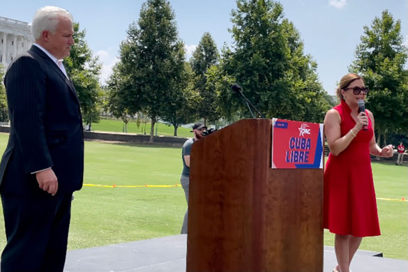 Matt Schlapp, presidente de la Unión Conservadora de América (ACU) y Mercedes Schlapp hablaron a los participantes.